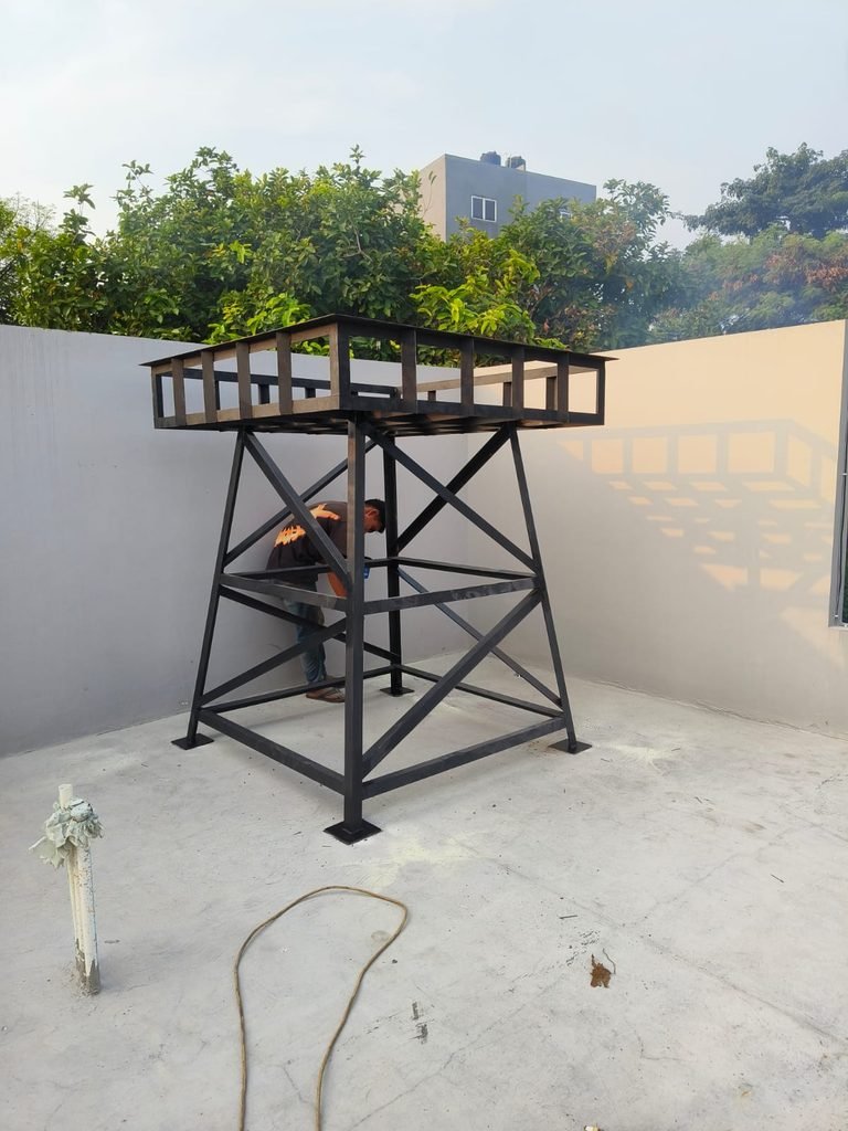 Dudukan toren air besi siku