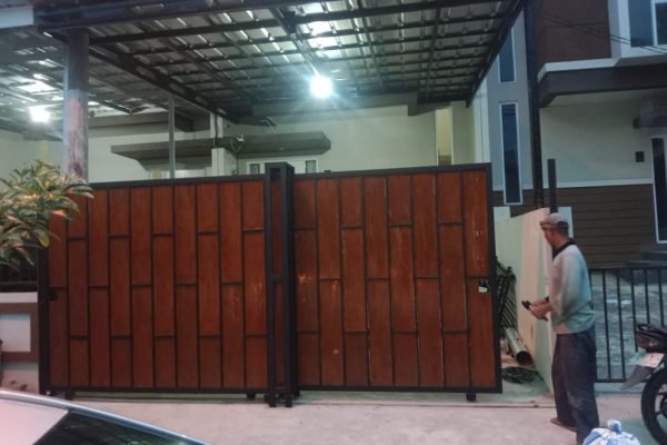 pagar woodplank besi (1)