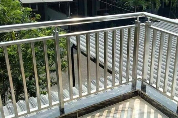 railing minimalis mewah (2)