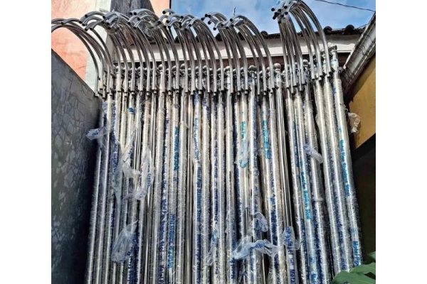 tiang lampu jalan stainless steel